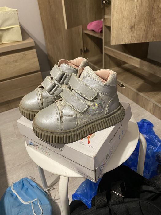 Продам детскую обувь