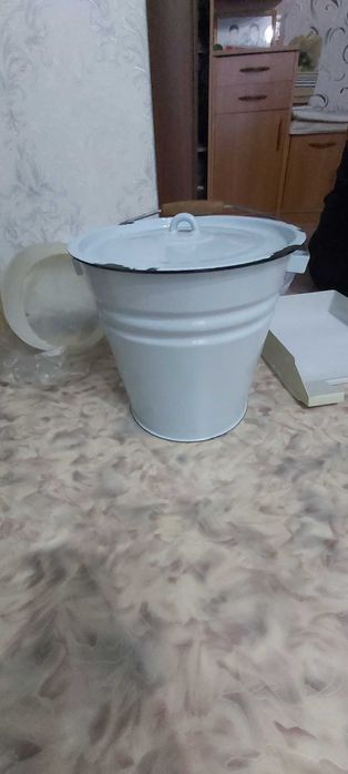 Продам эмалированное ведро