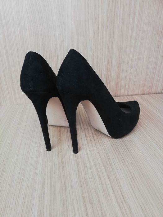 Елагантни обувки висок ток