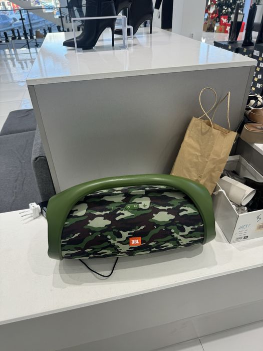 Продам JBl boombox