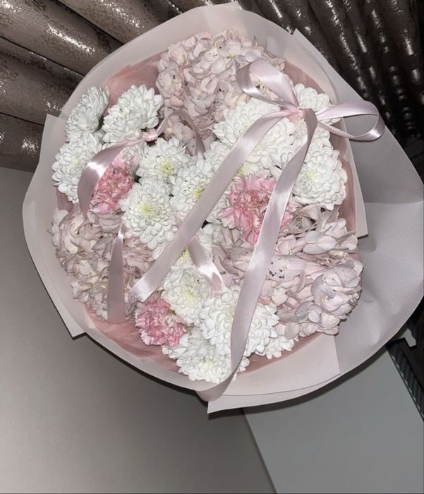 Букет цветов из готензи и хризонтем