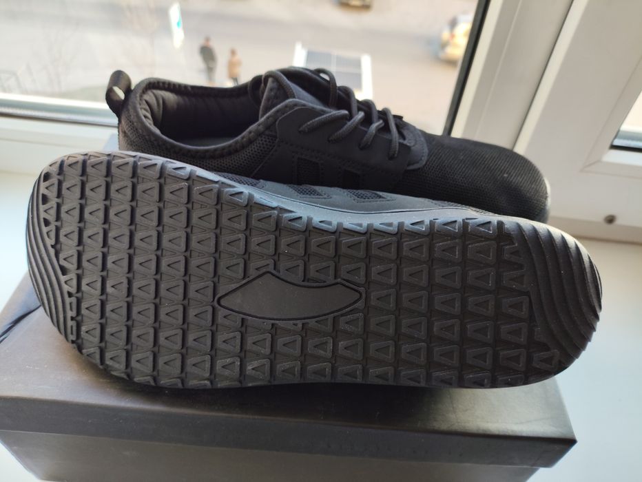 Кроссовки мужские дышащие под форму стопы