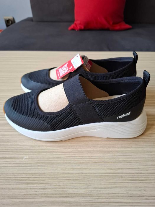 Нови дамски черни обувки Rieker