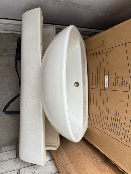 Продам унитаз и раковину