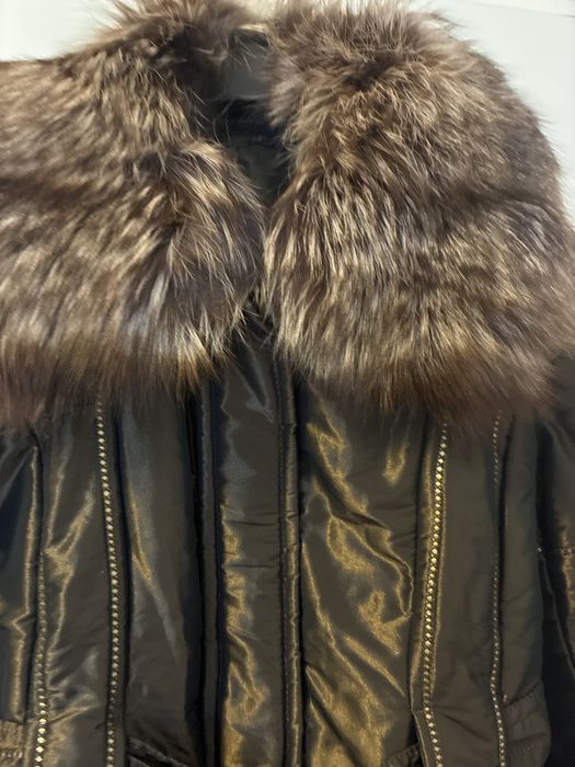 Geaca/ Haina cu blana naturala de vulpe la guler si mansete!