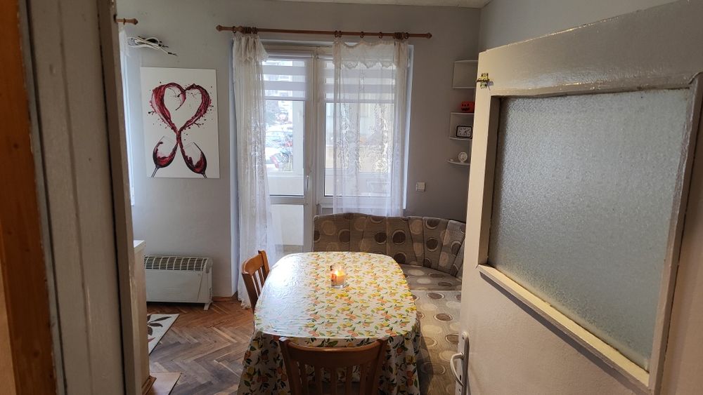 Дава се под наем Тристаен апартамент в Варна, ХЕИ - 86 кв.м за 578.34 € - Снимка #4