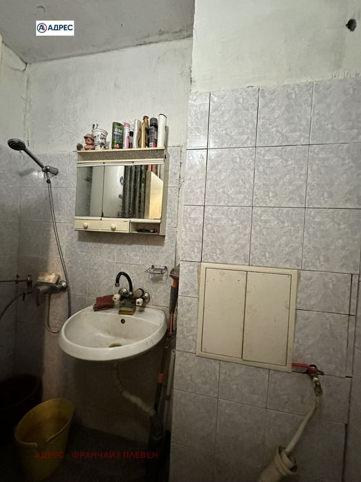 Продава се Двустаен апартамент в Плевен, Сторгозия - 62 кв.м за 551 €/кв.м - Снимка #3