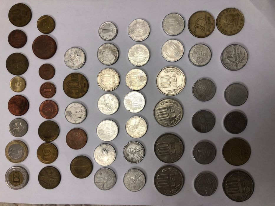 Monede vechi diferite