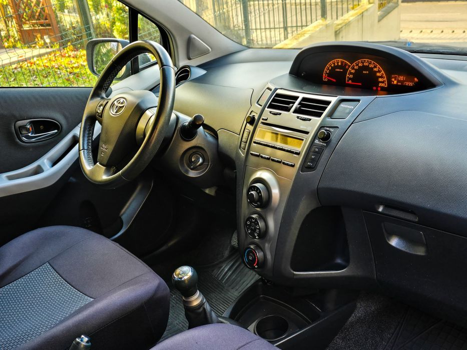 Toyota Yaris Facelift 2010 decembrie benzina 172000km
