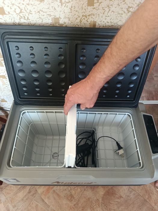 Продам автоходильник 50 л.б/у.12/24/220в.