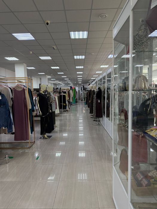 Продаеться  бутик женской одежды