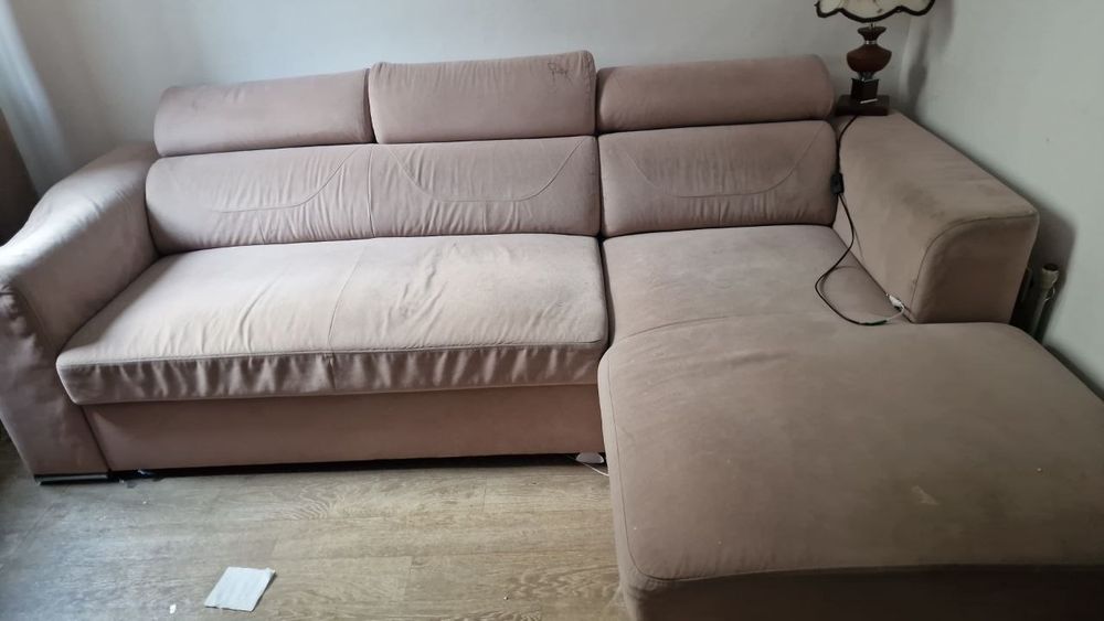 Диван  угловой даром