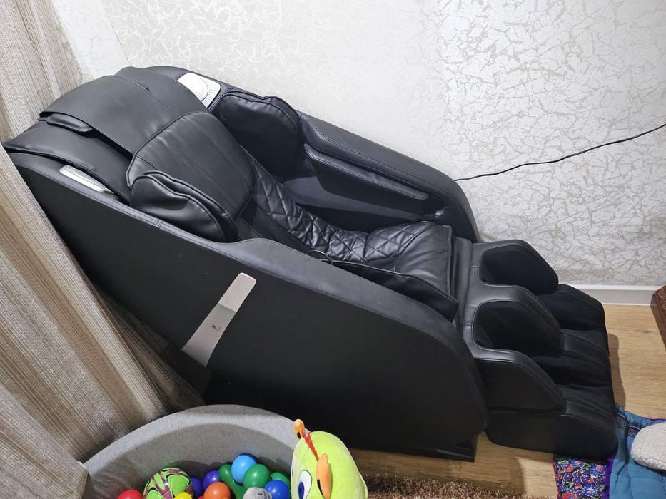 Массажное кресло чёрное