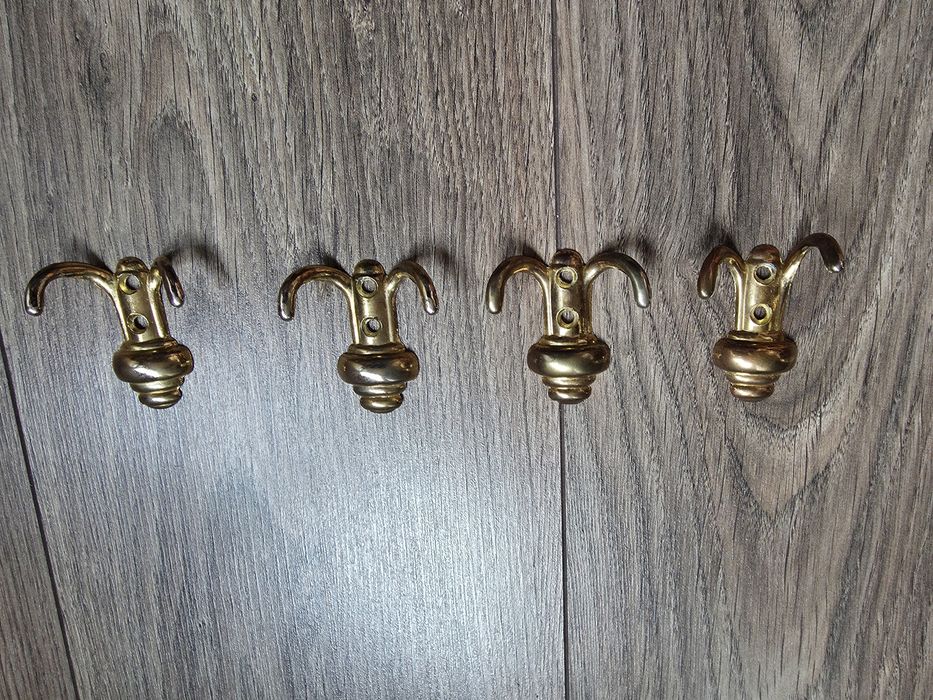 10 бр. закачалки за портманто/мебелен обков