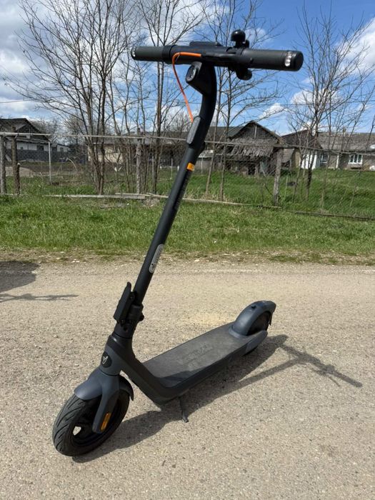 Vand trotineta electrica ninebot e2 pro