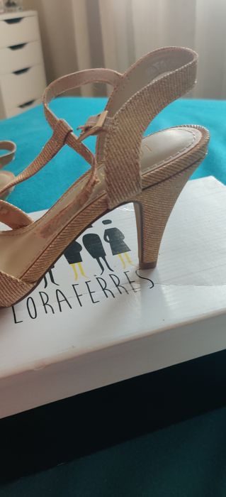 Sandale.elegante material textil