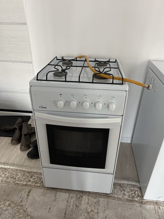 Продам газ плиту