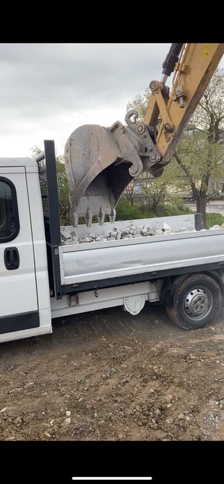 Кърти, чисти и извозва. Извозване на отпадъци от имота до сметище.