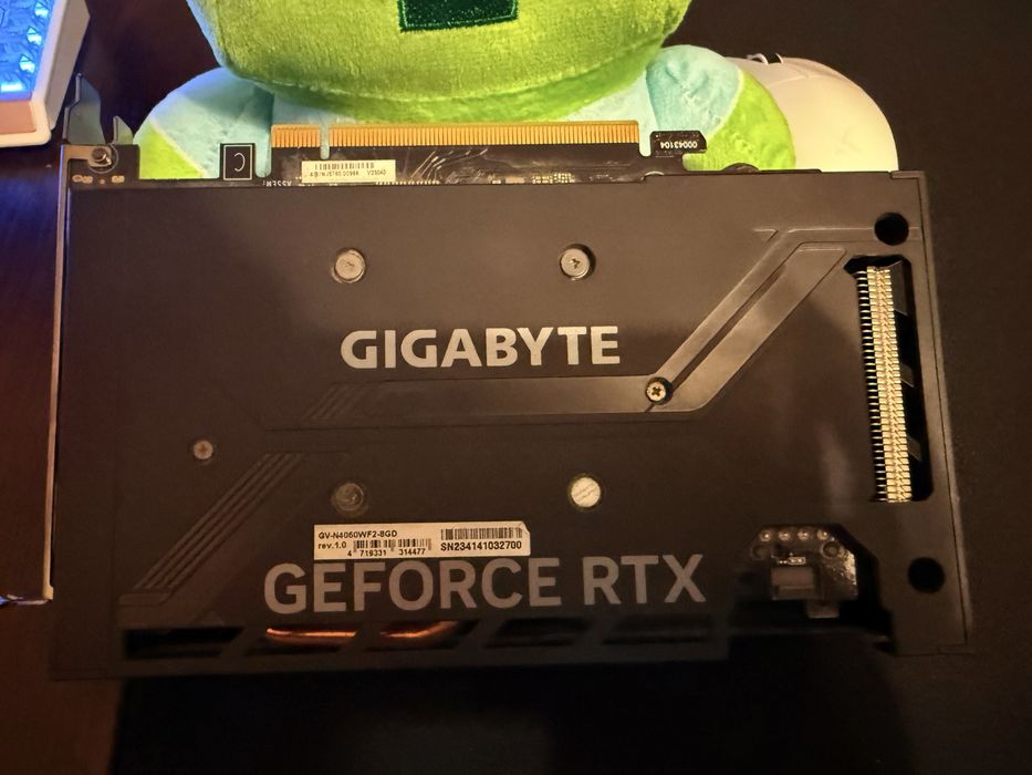 Rtx 4060 gigabyte windforce oc 8gb