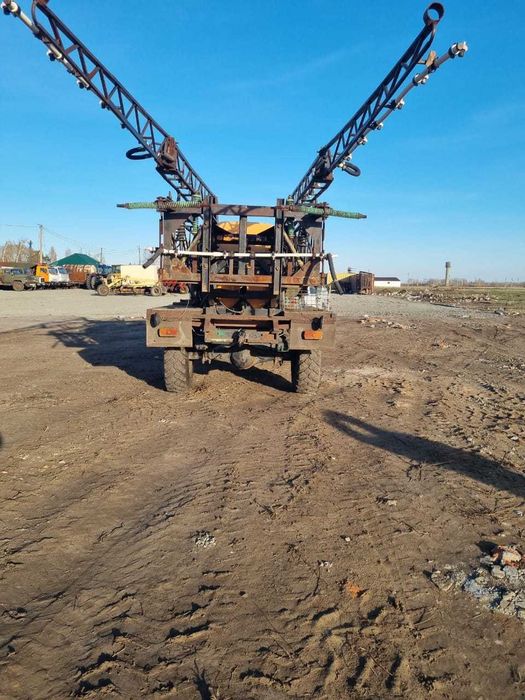 Продается опрыскиватель на базе Газ 66