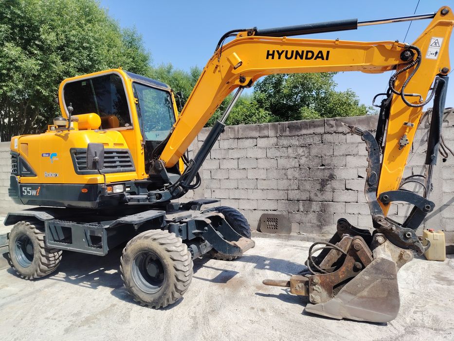 Hyundai 55W sotiladi