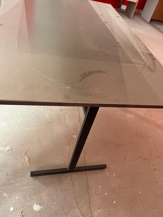 Шкаф және столб