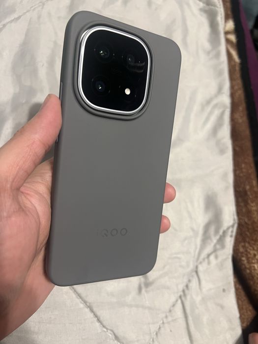 Продам телефон Vivo IQOO 15