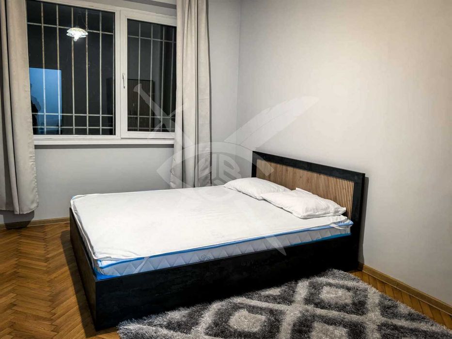 Дава се под наем Тристаен апартамент в София, Лозенец - 80 кв.м за 900 € - Снимка #3