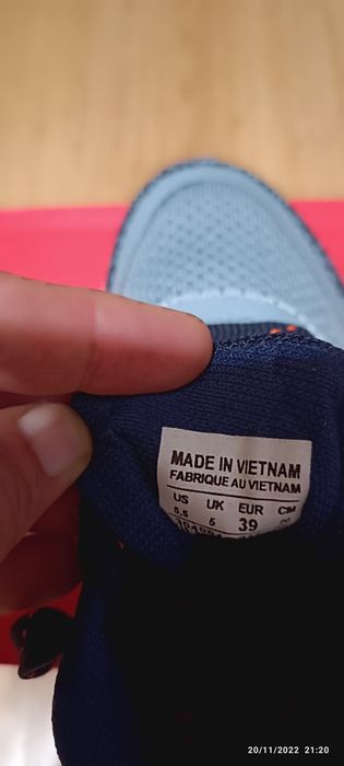 NIKE-Дамски Маратонки.