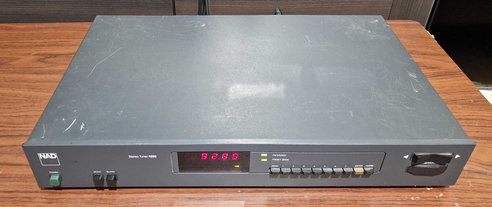 NAD Stereo Tuner 4225