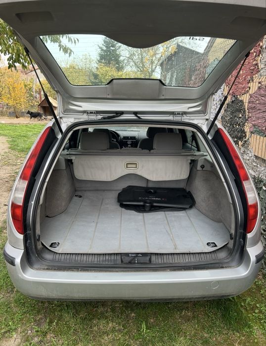 Vand Ford Mondeo mk3 intreg sau pentru dezmembrat
