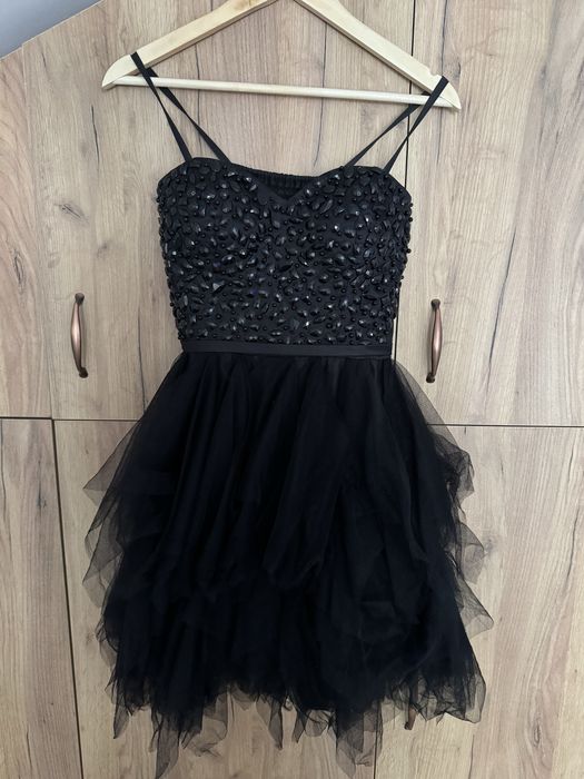 Официална черна рокля