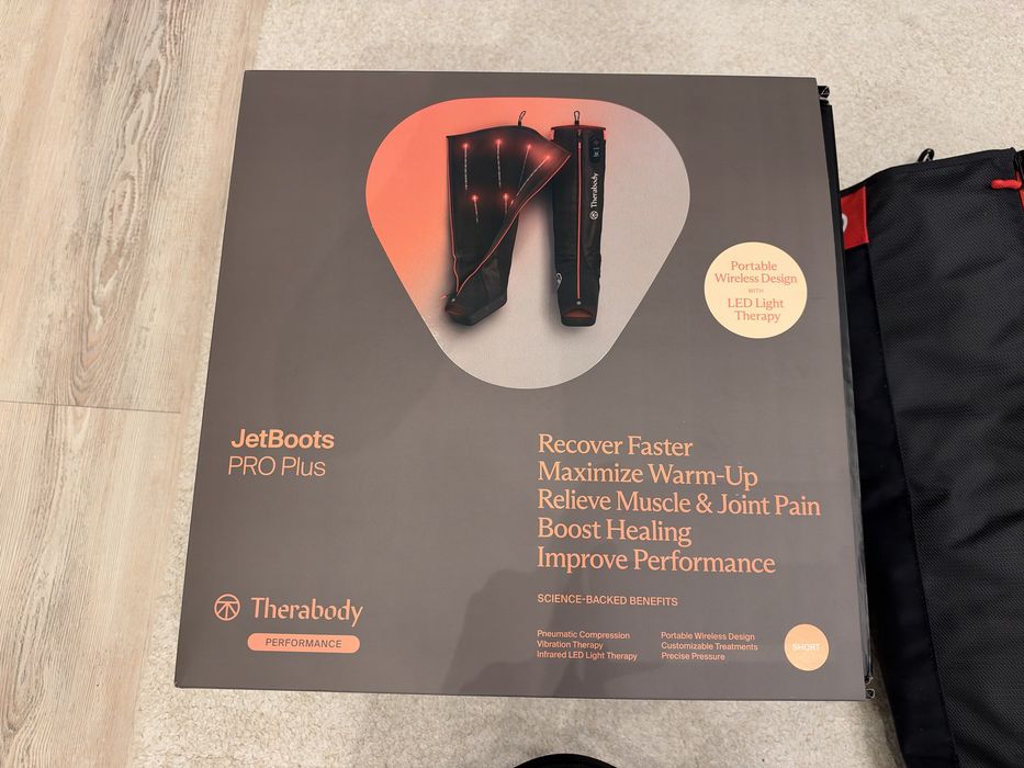 JetBoots Pro Plus от Therabody беспроводные компрессионные сапоги