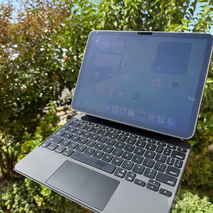 iPad Air M3 Wi-Fi Gray + Magic Keybord 128 GB 11" Dyum