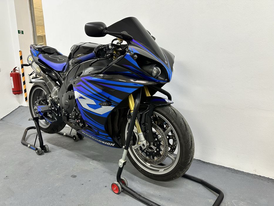 Yamaha R1 Big Bang