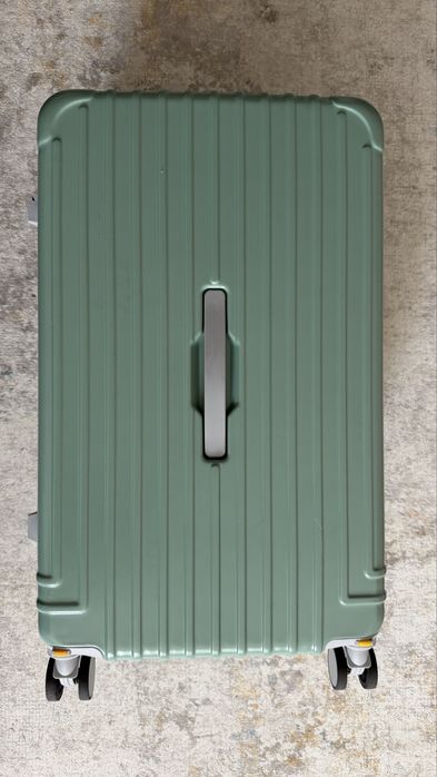 Большой чемодан (как новый)