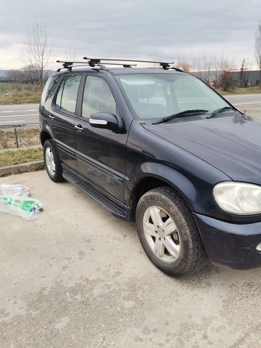 Dezmembrez Mercedes ml 270 w163