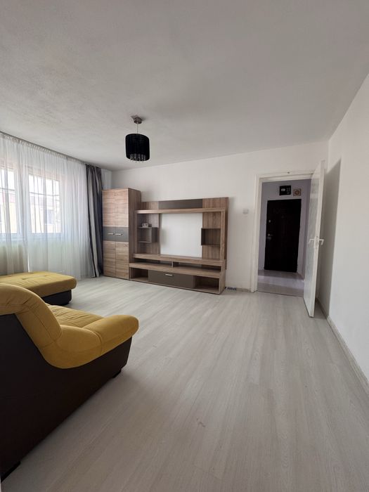 Particular vand apartament  mobilat utilat complet