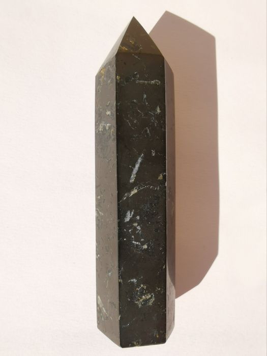 Гранат Шунгит Терахерц Чароит Хризокола Родохрозит Рубин Малахит Кварц