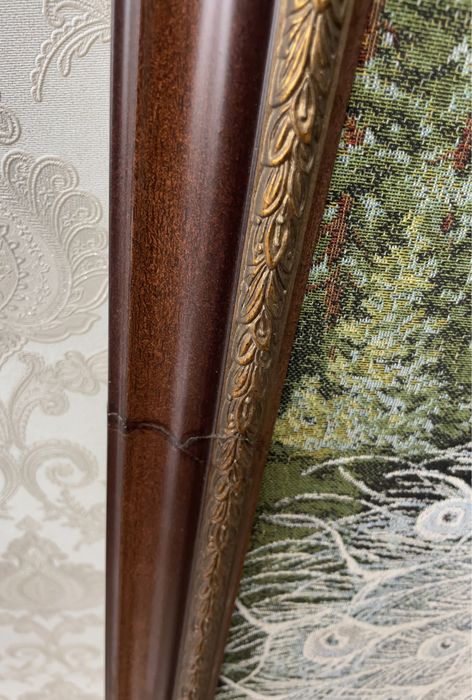 Картина на багете “Павлины”