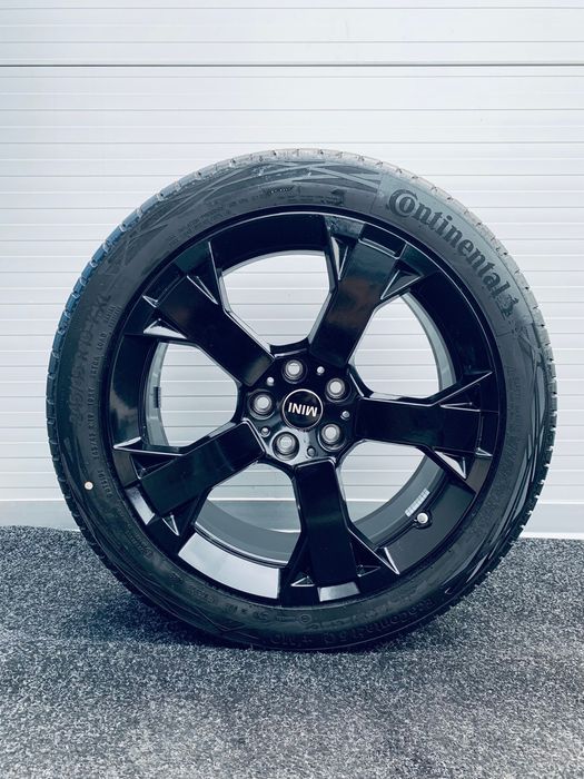 Set roți originale MINI Countryman U25, 19 inch, cu anvelope de vară, model Run Away Spoke 948, cod 5A269E6