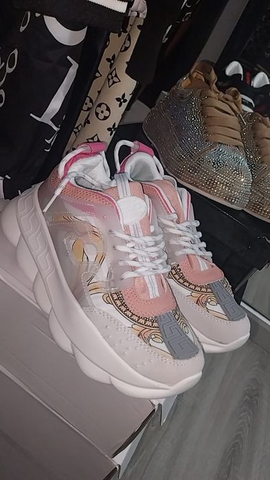 Vând încălțăminte dama