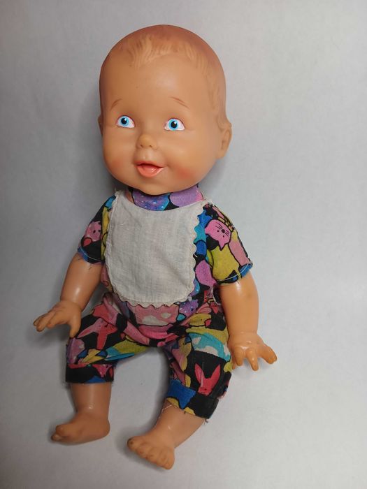 Papusa veche Aradeanca Antonel,haine originale, perioada comunista RSR