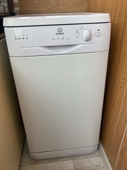 Продаю посудомоечную машинку