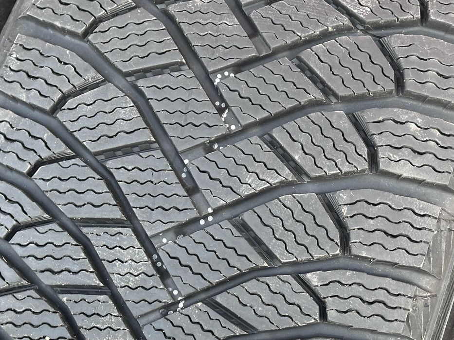Зимняя резина 235/55 20 Maxxis