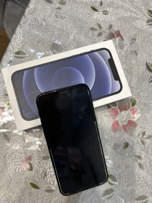 Продаю iphone 12 в очень хорошем состоянии