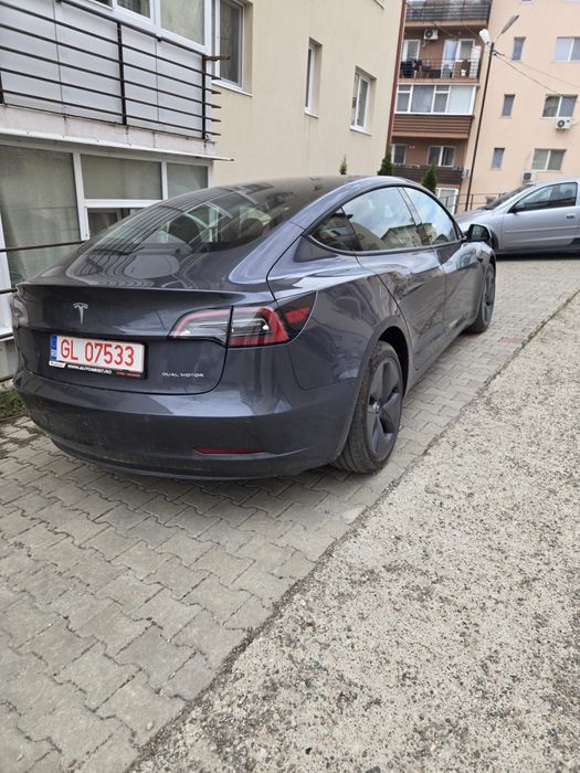 Tesla model 3 4x4 long range cu pompa de caldura