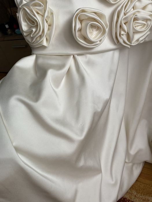 Rochie mireasa sirena