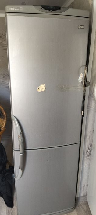 Продам холодильник