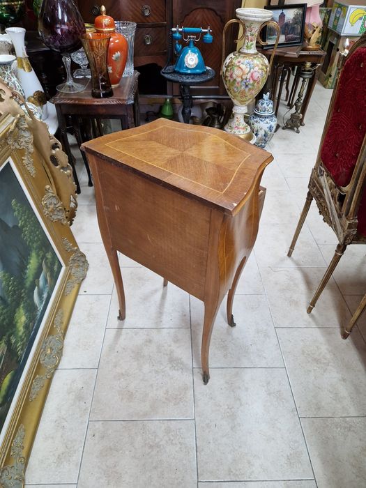 Старо английско антикварно дървено шкафче скрин масив